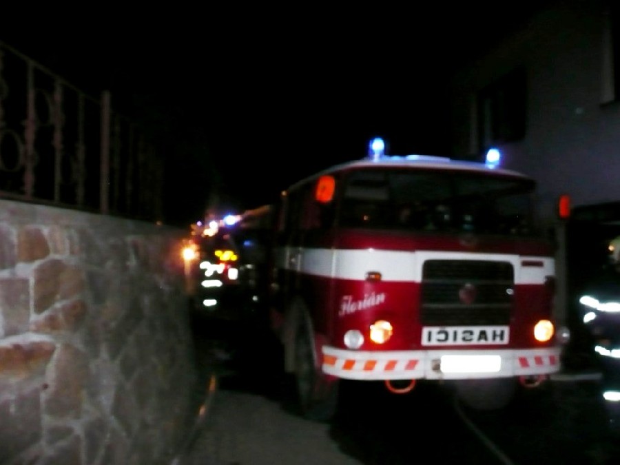 Kolona hasičských aut